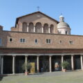 Basilica dei Santi Giovanni e Paolo, visione frontale